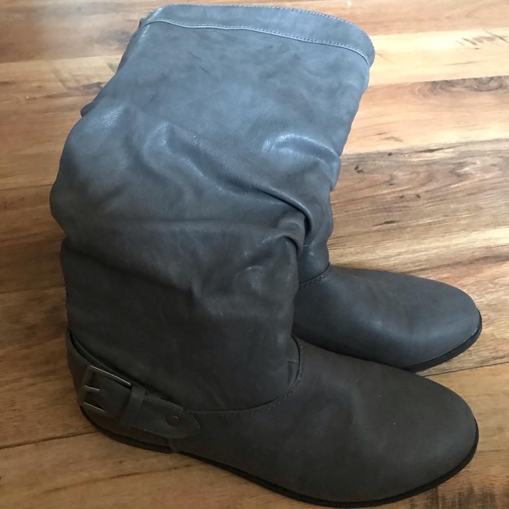 Gray zip down boots worn maybe once